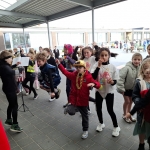 🎭✨ Sfeerbeelden van carnaval op school! ✨🎭